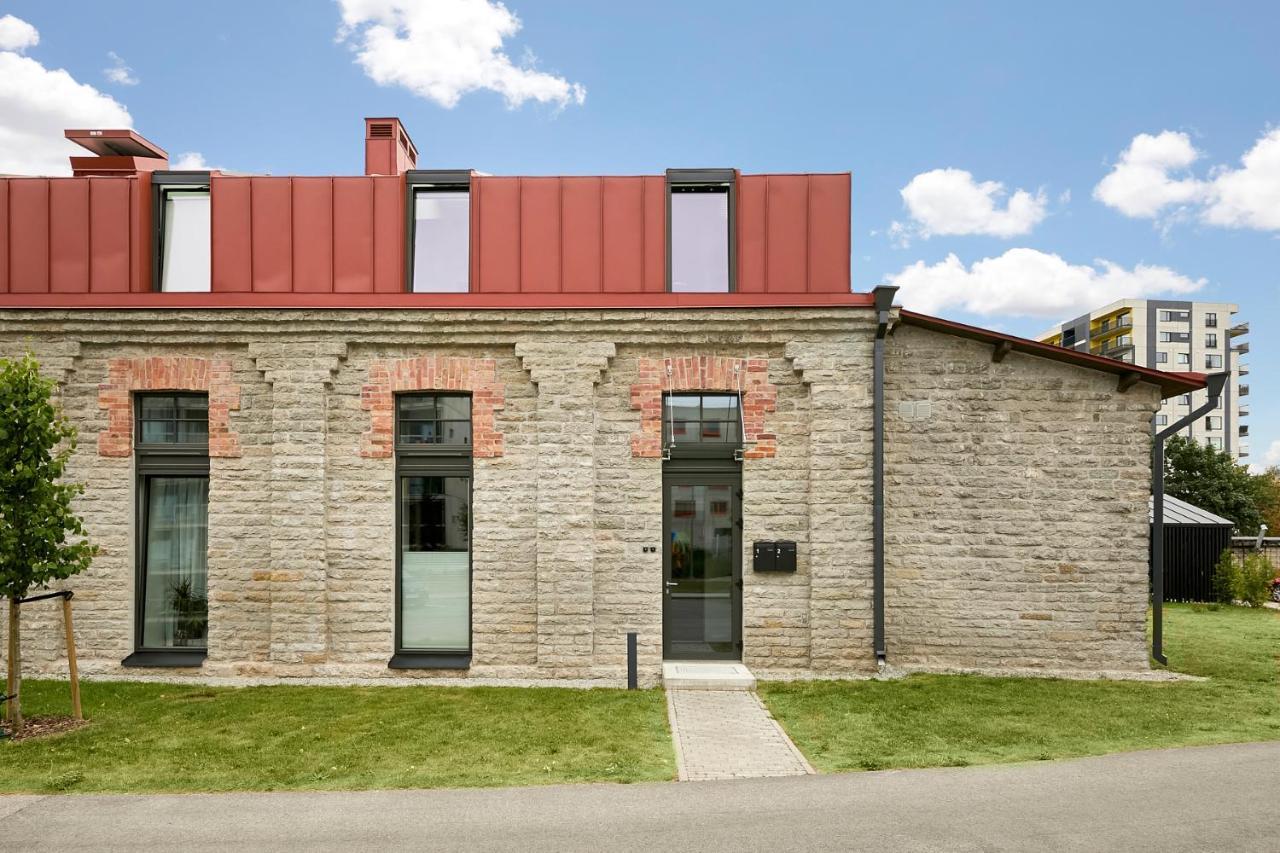 High Ceiling Loft With Its Own Backyard And A Terrace Apartment Талин Екстериор снимка