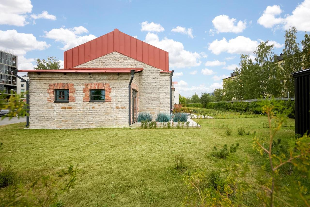 High Ceiling Loft With Its Own Backyard And A Terrace Apartment Талин Екстериор снимка