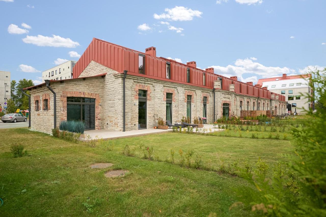 High Ceiling Loft With Its Own Backyard And A Terrace Apartment Талин Екстериор снимка